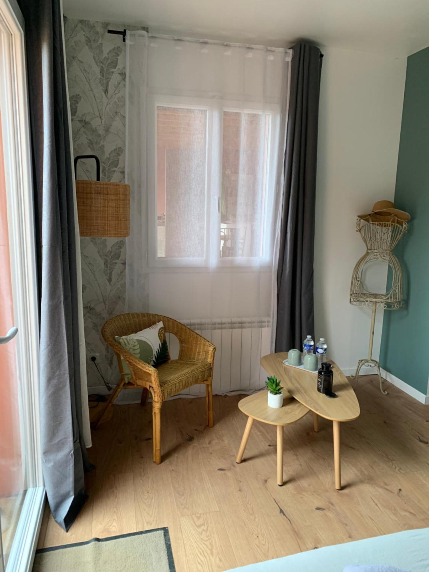 مبيت وإفطار Saint-Felix-de-Lodez Chambre D'Hotes Mazet Les Abadies المظهر الخارجي الصورة